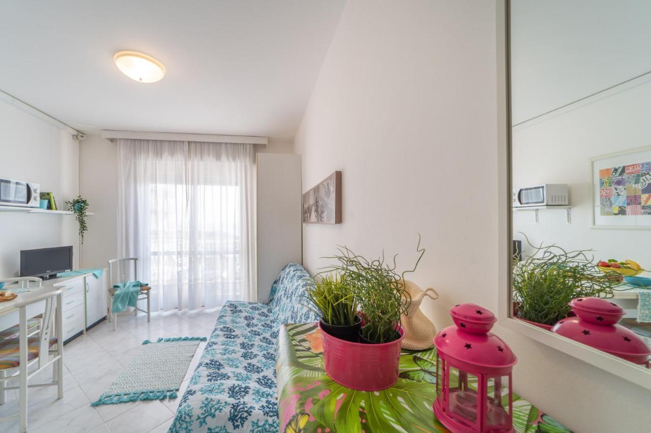 Residenza Puerto Do Sol Apartment Lignano Sabbiadoro Ngoại thất bức ảnh